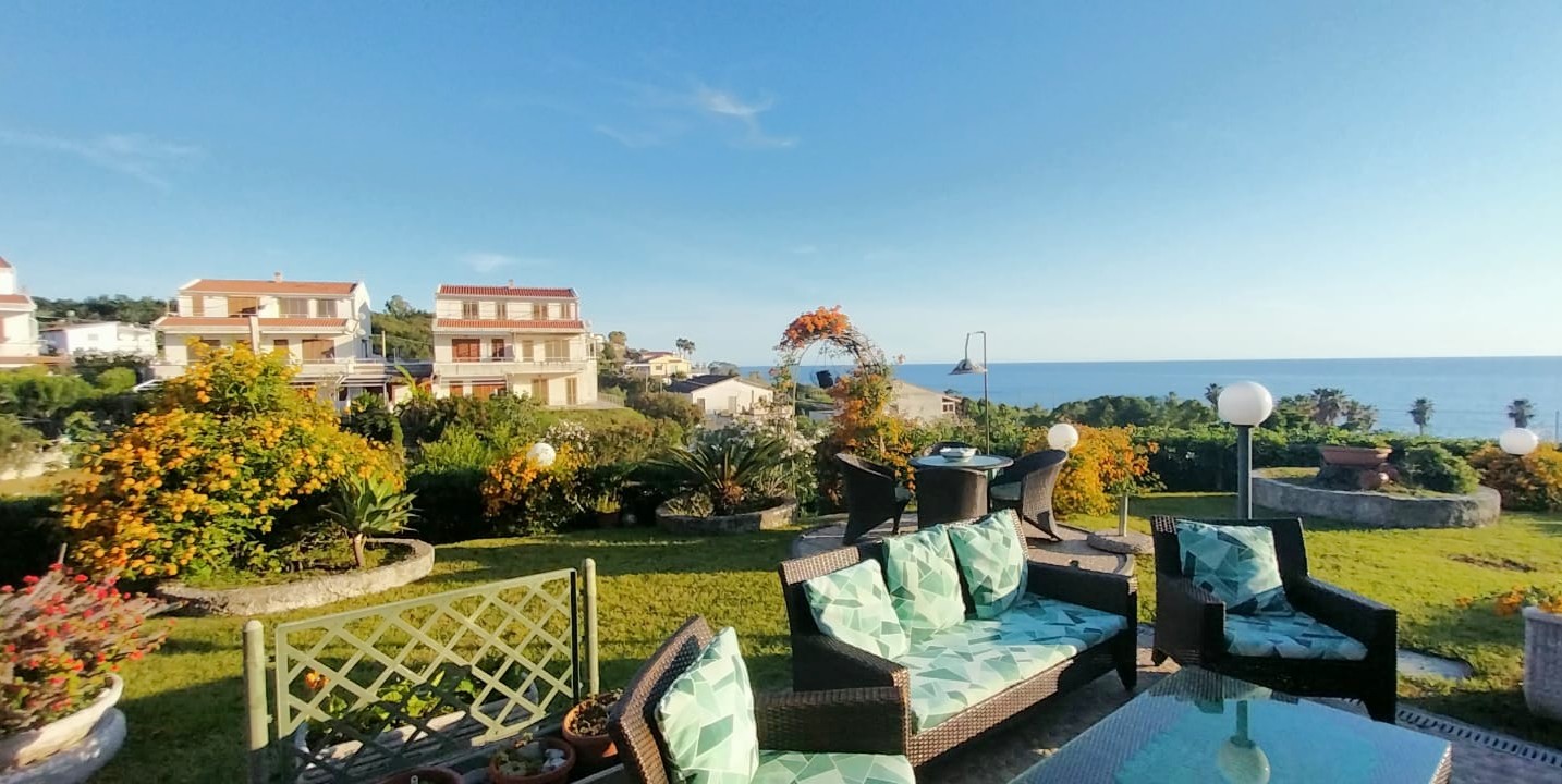 Villa bifamiliare a Belvedere Marittimo (CS)