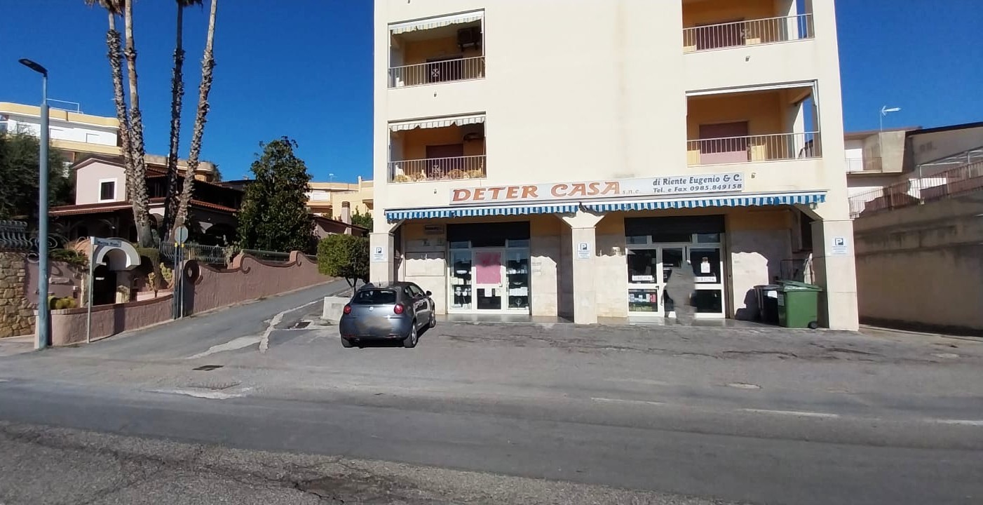 Locale Commerciale in Vendita su Via Giustino Fortunato – Belvedere Marittimo (CS)